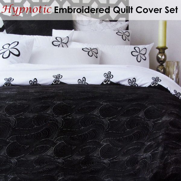Accessorize Hypnotic Black Quilt Cover Set Queen